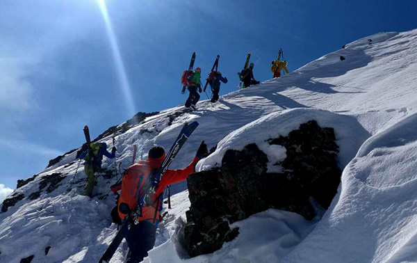 pic's of main's title