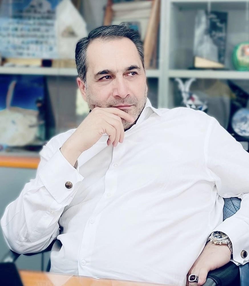 pic's of main's title