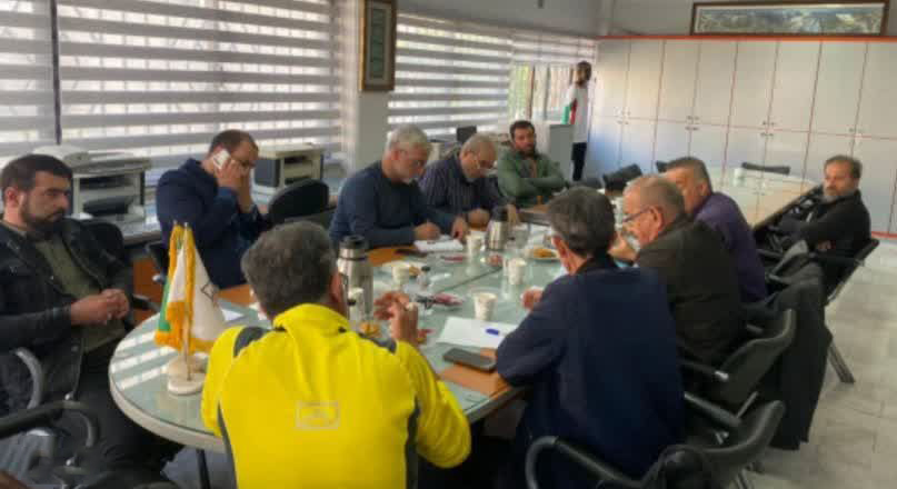 pic's of main's title