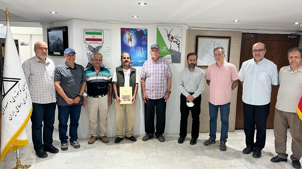 pic's of main's title