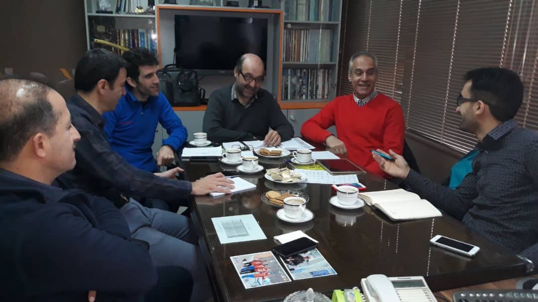 pic's of main's title