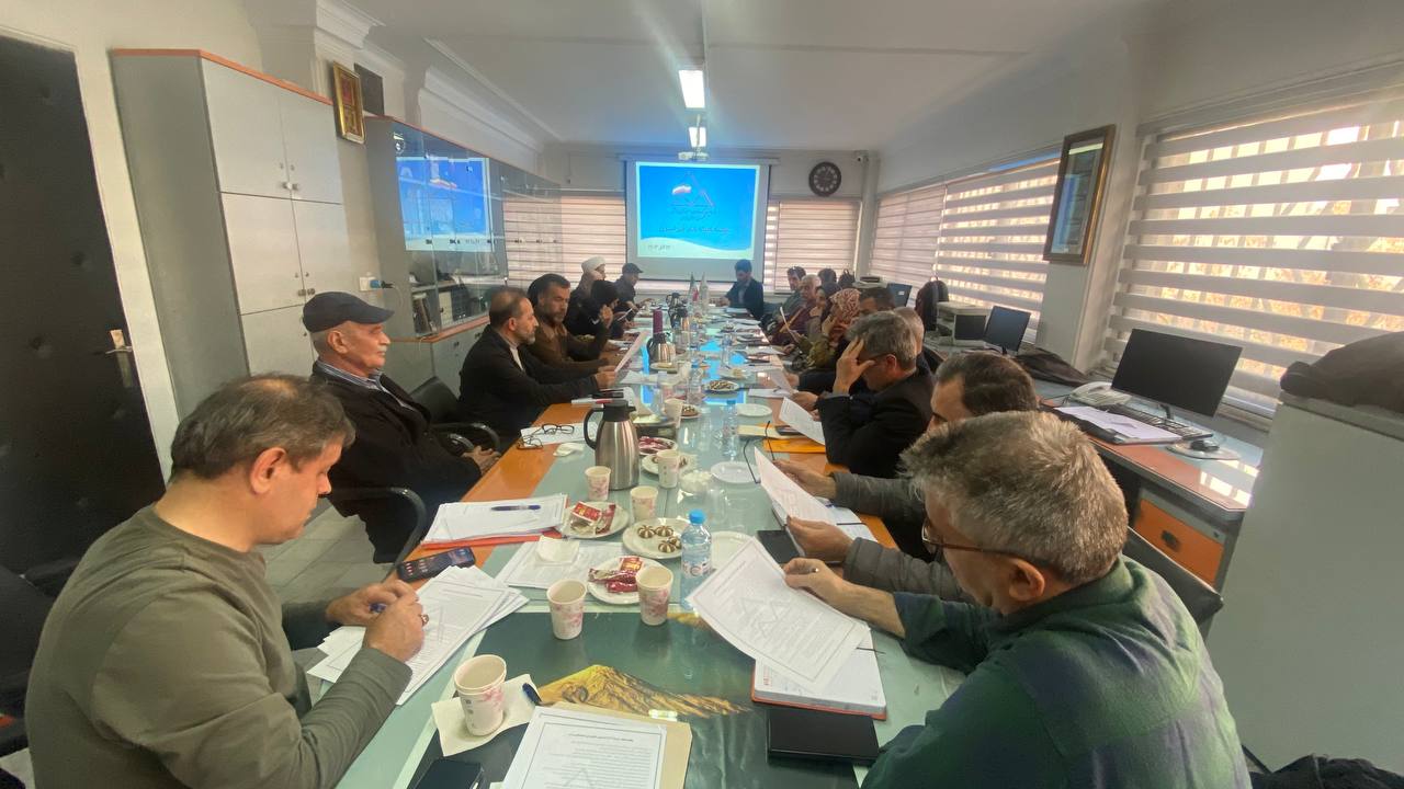 pic's of main's title