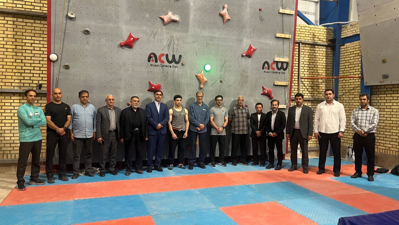 pic's of main's title