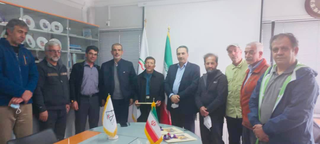 pic's of main's title