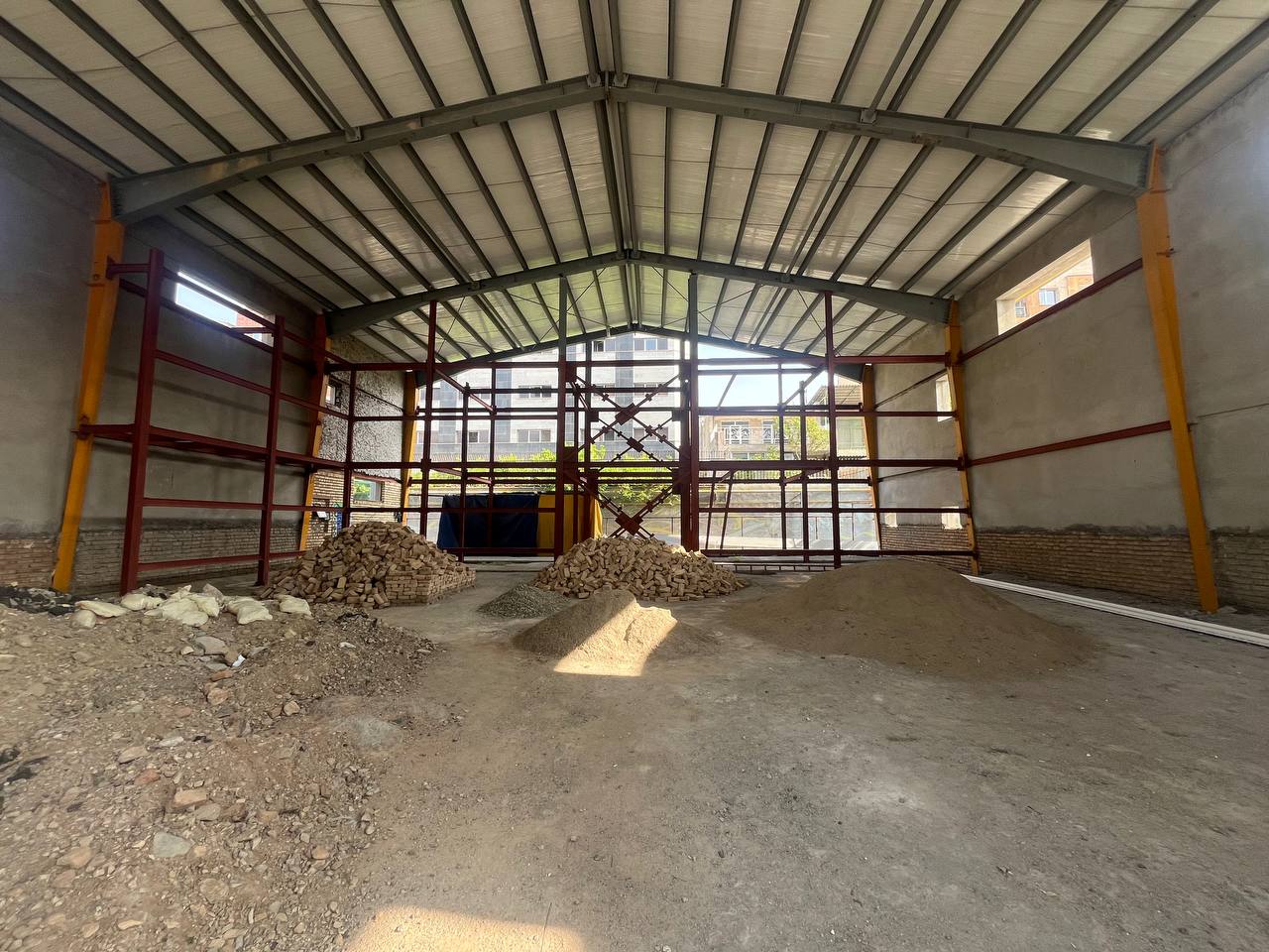 pic's of main's title