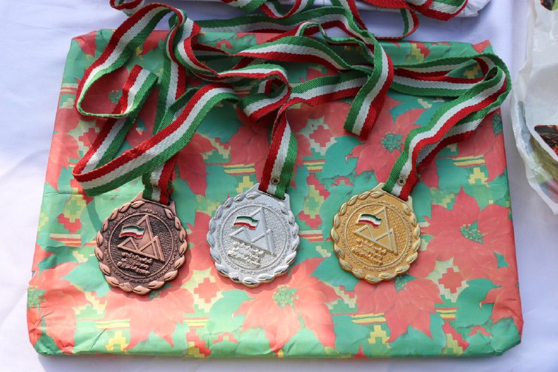 pic's of main's title