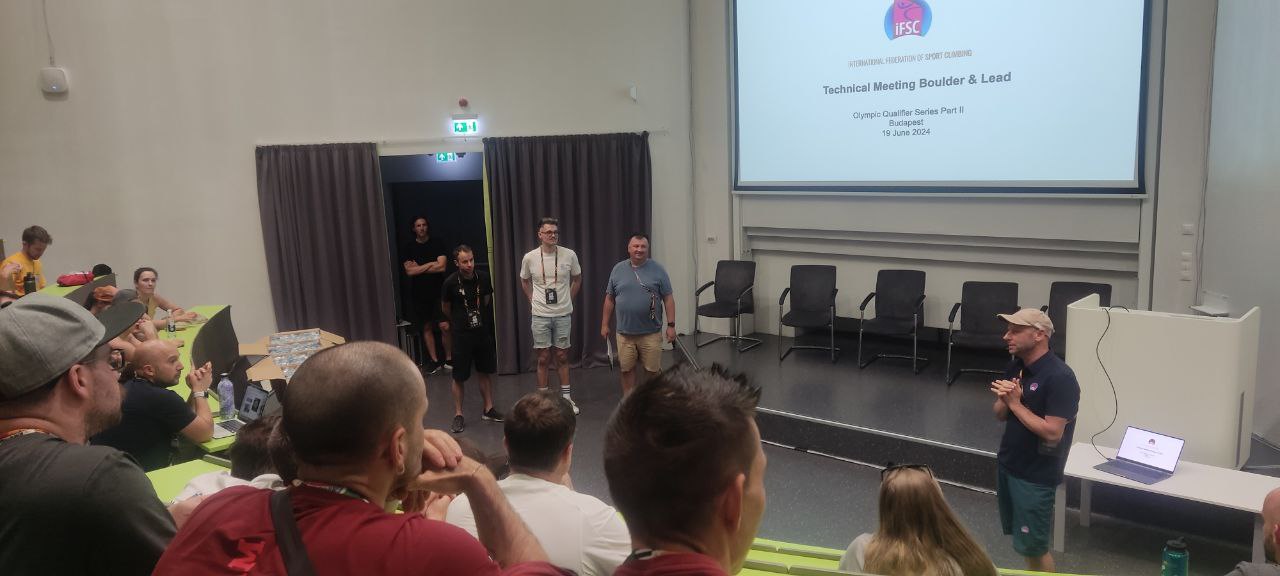 pic's of main's title