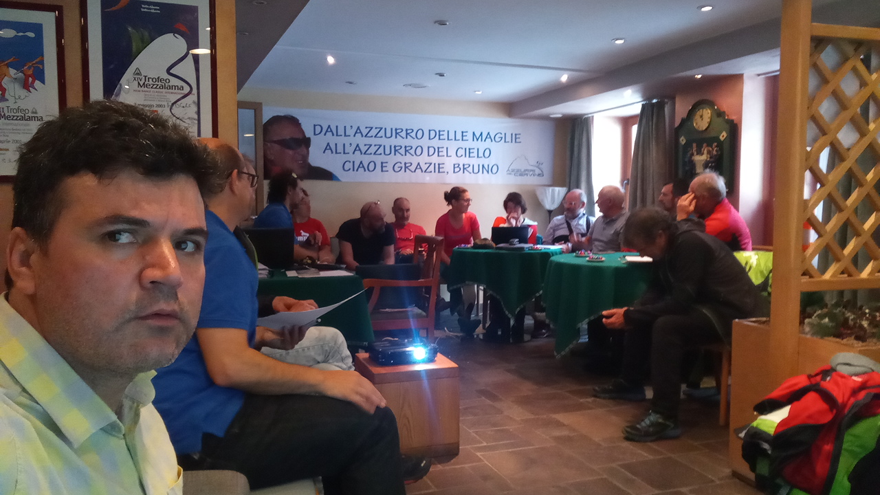 pic's of main's title