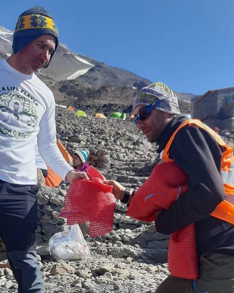 pic's of main's title