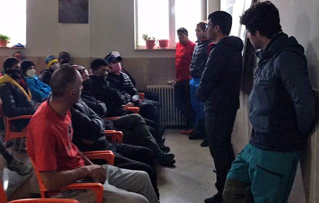 pic's of main's title