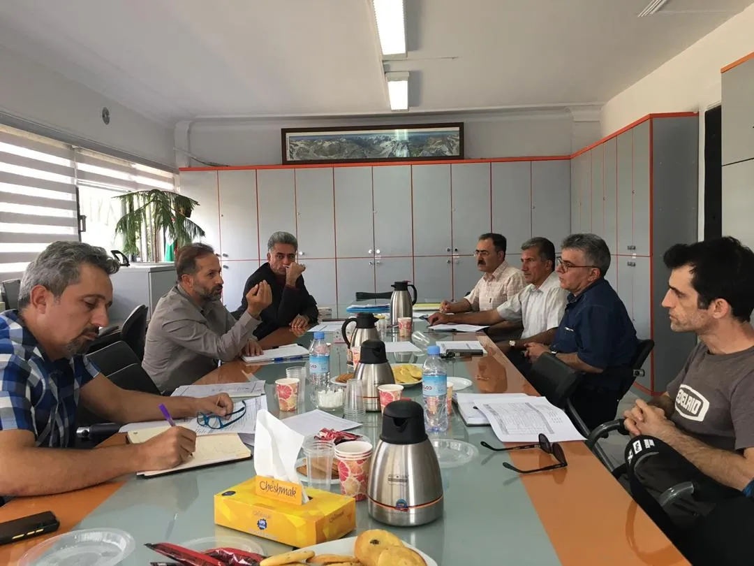 pic's of main's title