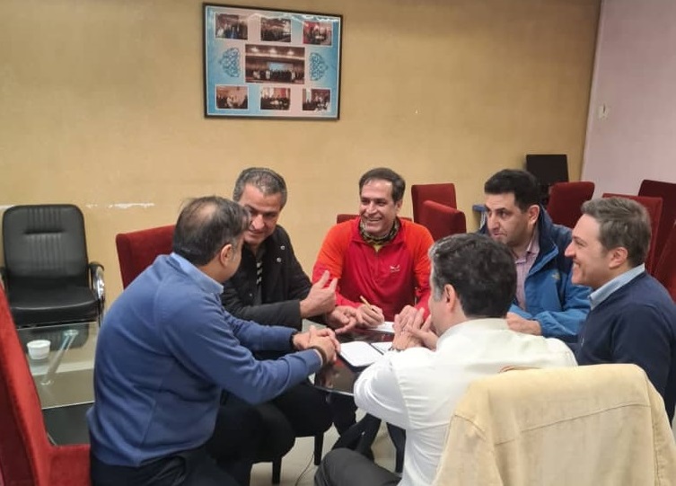 pic's of main's title