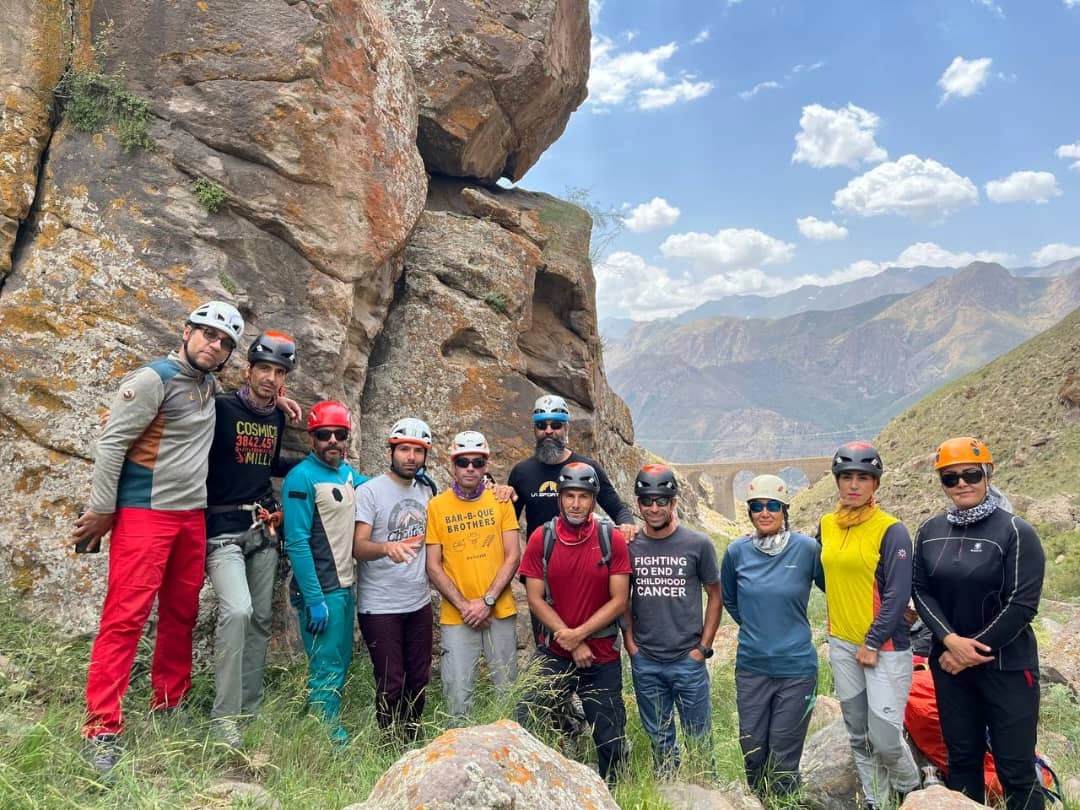 pic's of main's title