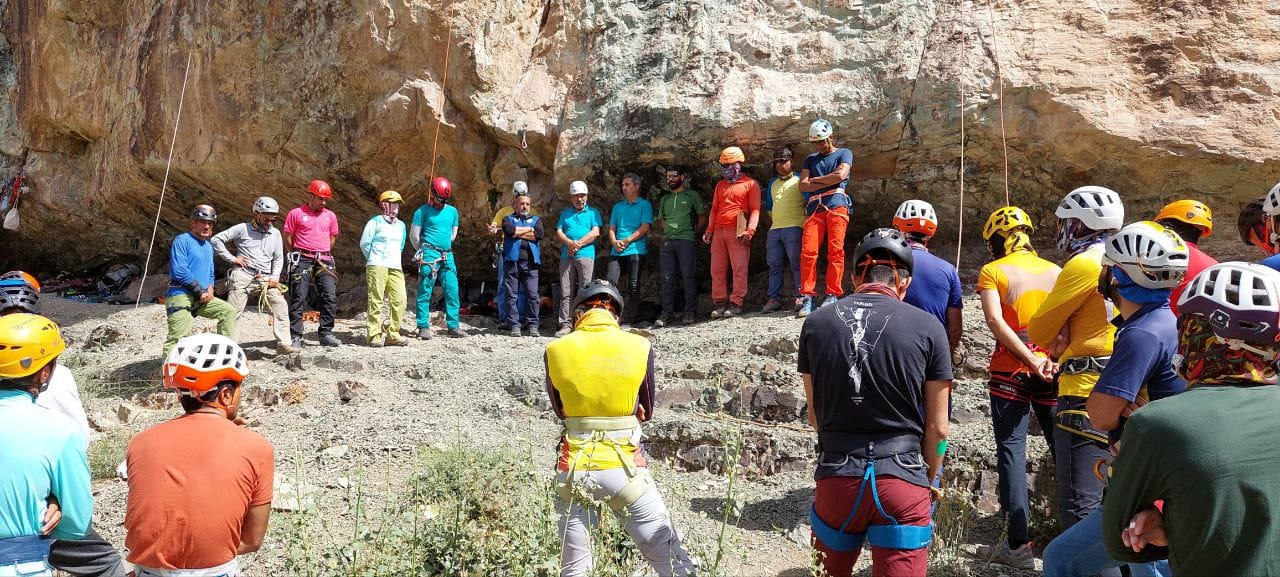 pic's of main's title