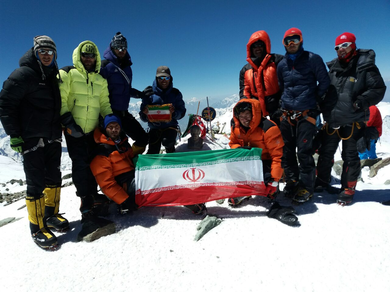 pic's of main's title