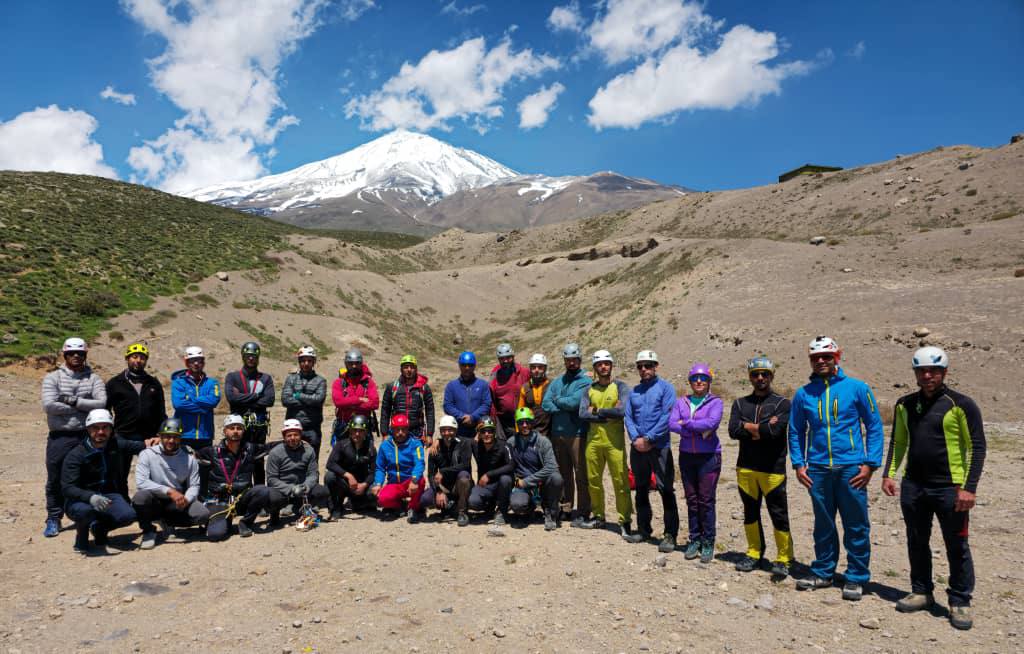 pic's of main's title