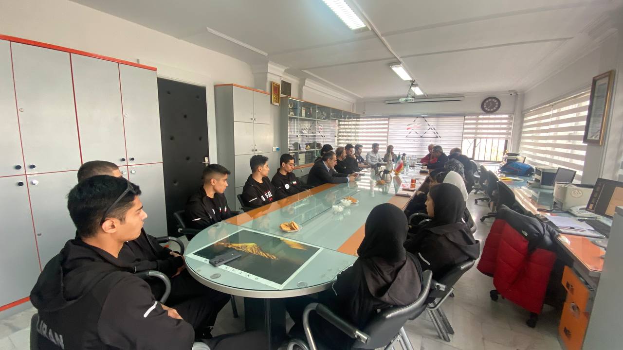 pic's of main's title