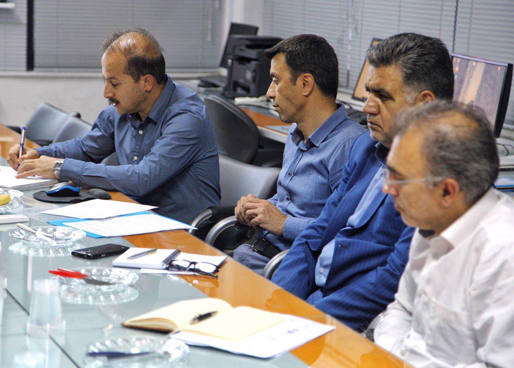 pic's of main's title